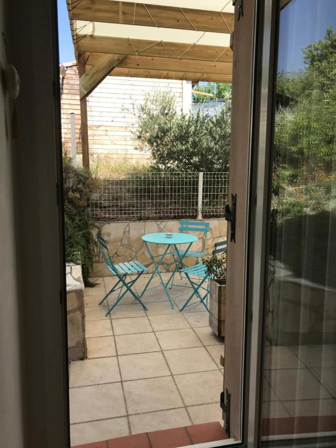 Chambre d hôtes AU CŒUR DES OLIVIERS Marselha Exterior foto
