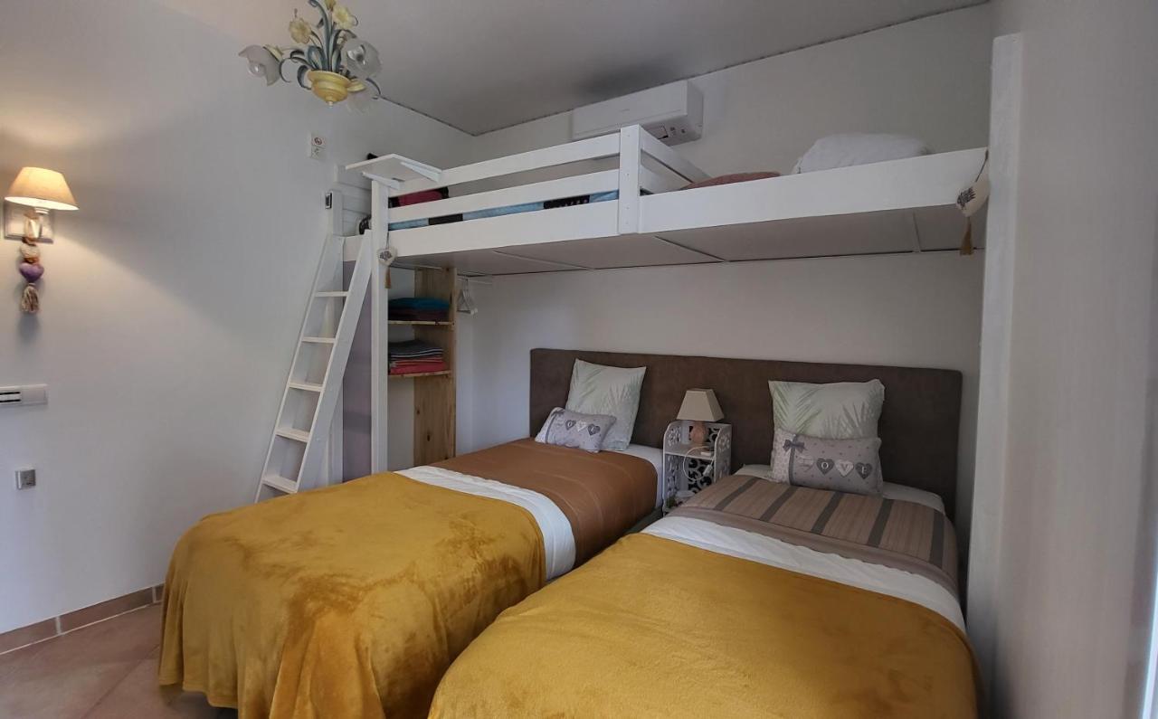 Chambre d hôtes AU CŒUR DES OLIVIERS Marselha Exterior foto