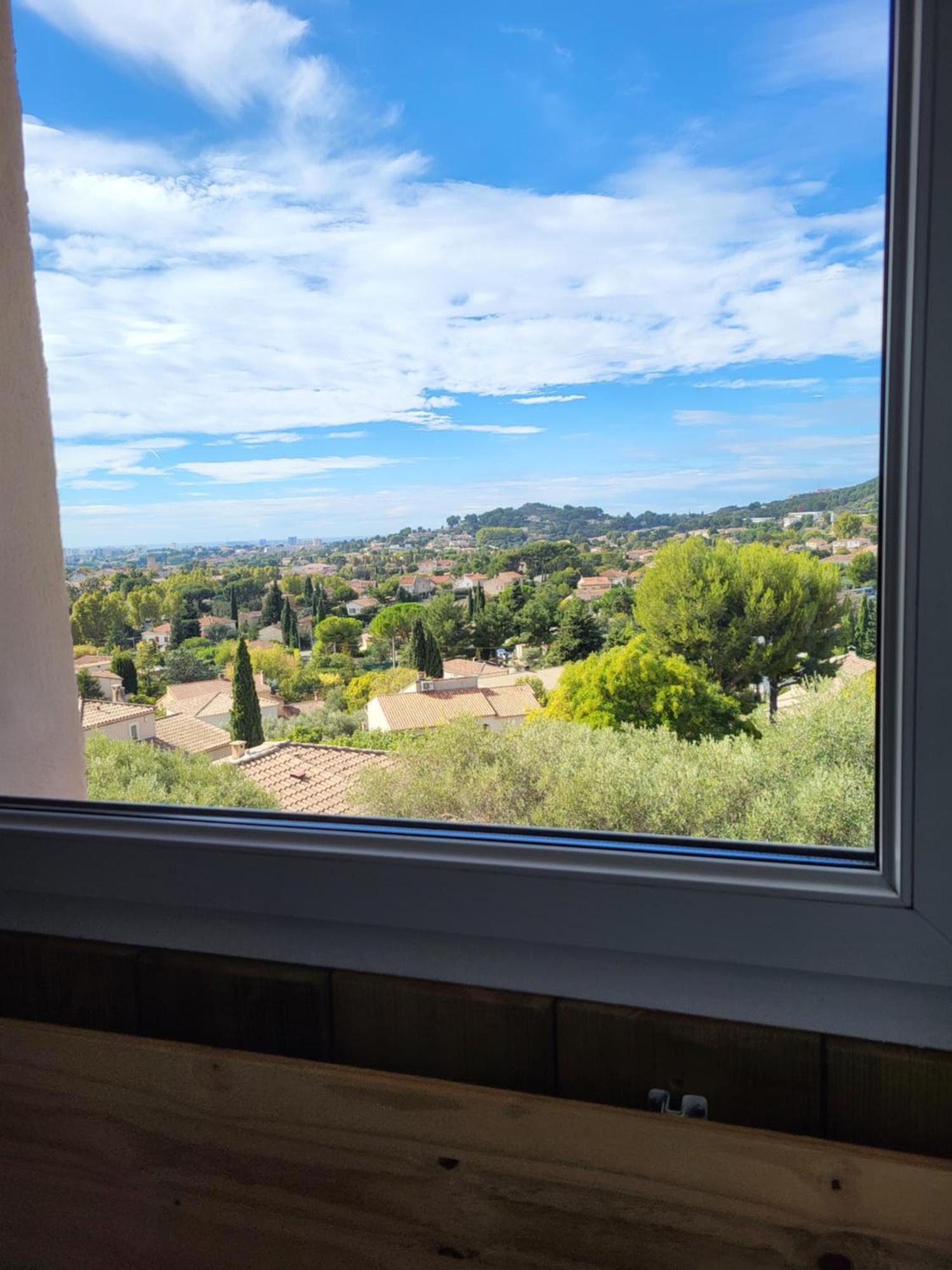 Chambre d hôtes AU CŒUR DES OLIVIERS Marselha Quarto foto